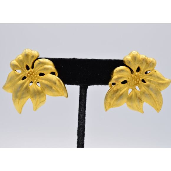 Givenchy Vintage Flower Earrings Brushed Gold Poinsettia Chunky Signed 80s BinAB - Picture 1 of 9